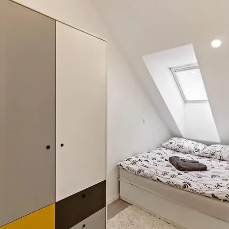 Utulny S Klimou Apartment